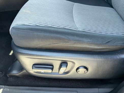 Used 2016 Toyota 4Runner SR5 RWD image 4
