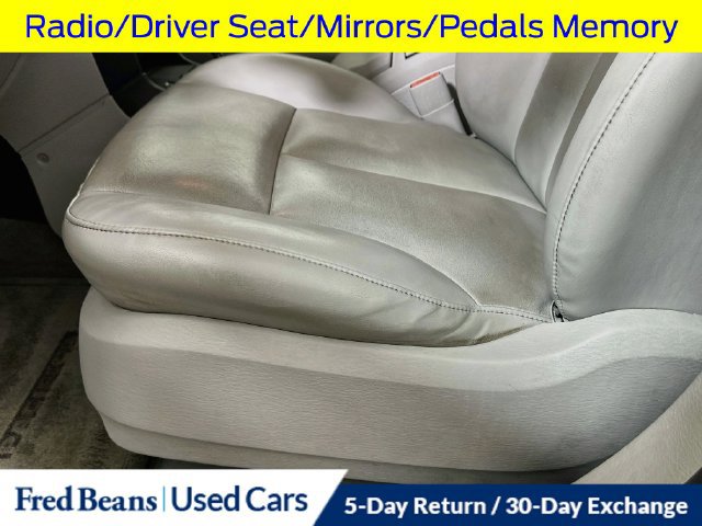 Used 2008 Chrysler Pacifica Touring FWD image 22