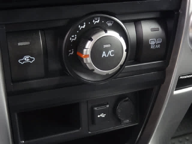 Used 2023 Toyota 4Runner SR5 AWD/4WD image 10