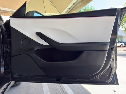 Used 2024 Tesla Model 3 Long Range AWD/4WD image 31