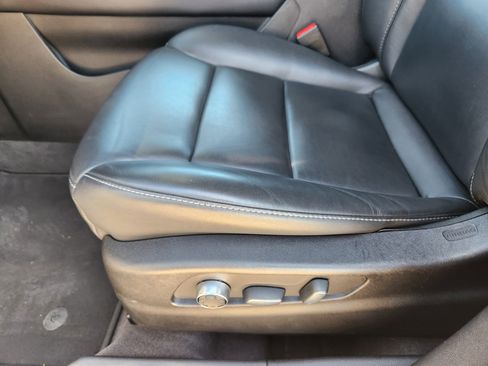 Certified 2025 Cadillac XT4 Premium Luxury image 24