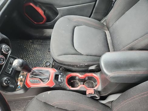 Used 2017 Jeep Renegade Trailhawk image 11