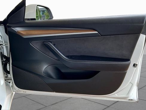 Used 2023 Tesla Model 3 Standard Range RWD image 19