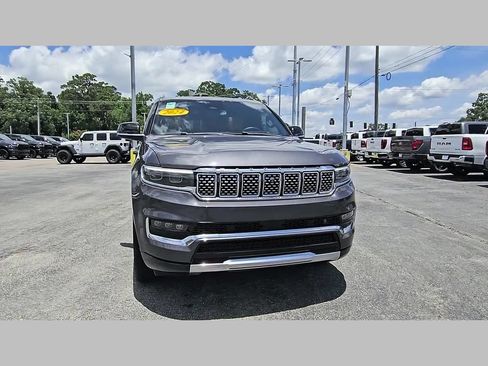 Used 2024 Jeep Grand Wagoneer L Series III w/ Rear Seat Video Group 1 AWD/4WD image 40
