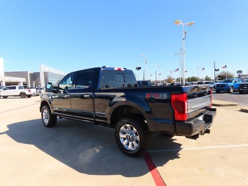 Used 2022 Ford F250 Platinum w/ FX4 Off-Road Package image 16