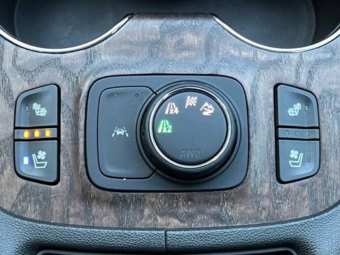Used 2020 GMC Acadia Denali w/ Technology Package AWD/4WD image 33