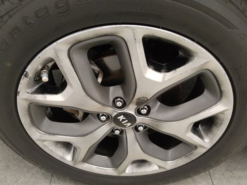Used 2019 Kia Sorento EX FWD image 31