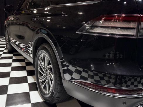 Used 2021 Lincoln Aviator AWD image 29