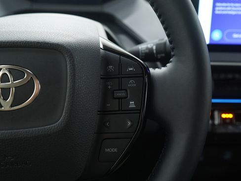 Used 2025 Toyota Prius XLE image 20