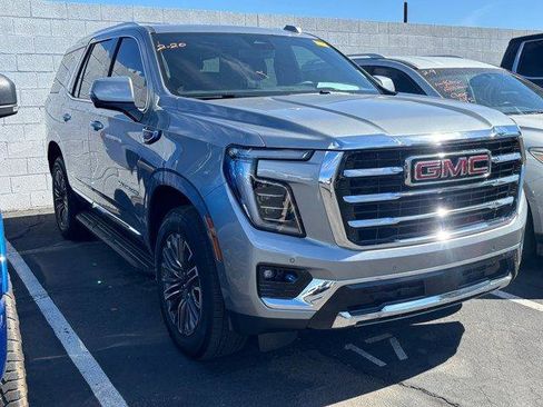 Used 2025 GMC Yukon Elevation image 2