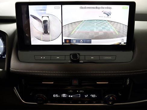 Used 2024 Nissan Rogue SL w/ SL Premium Package image 28