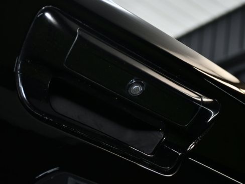 Used 2019 RAM 3500 Laramie w/ Black Appearance Package image 19