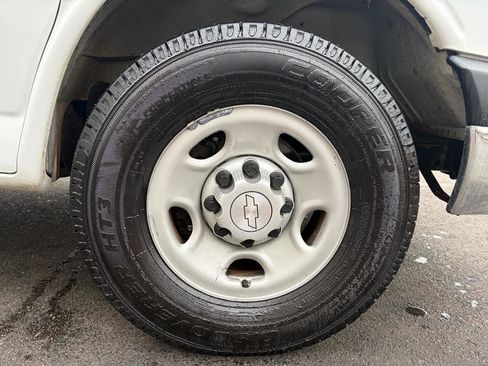 Used 2019 Chevrolet Express 3500 w/ Power Convenience Package RWD image 14