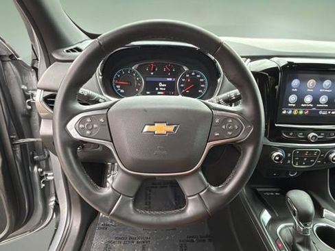 Used 2023 Chevrolet Traverse LT image 11