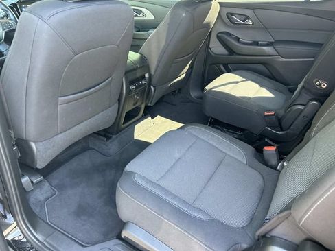 Used 2023 Chevrolet Traverse LT FWD image 21