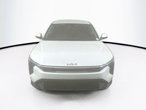 Used 2025 Kia K4 FWD image 2