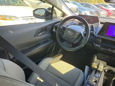 Used 2023 Toyota Prius XLE image 7