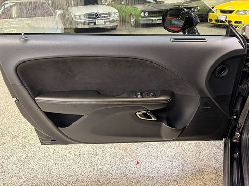 Used 2016 Dodge Challenger SRT Hellcat RWD image 21