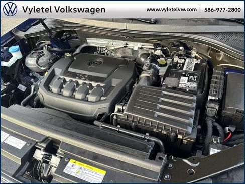 Certified 2022 Volkswagen Tiguan SEL R-Line image 9