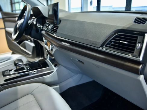 Used 2022 Audi Q5 2.0T Premium Plus w/ Premium Plus Package AWD/4WD image 26
