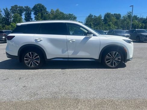 Certified 2026 INFINITI QX60 Luxe w/ Cargo Package AWD/4WD image 2