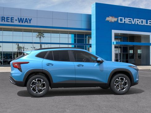 New 2026 Chevrolet Trax LT w/ Driver Confidence Package FWD image 12