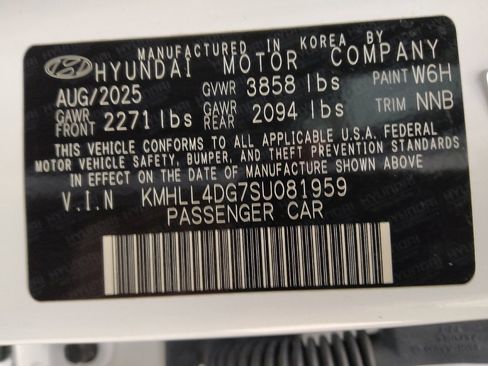 Used 2025 Hyundai Elantra SE FWD image 33