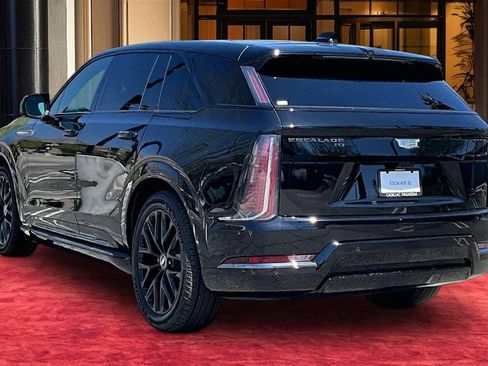 New 2026 Cadillac Escalade IQ Sport 2 w/ LPO, ONYX Package AWD/4WD image 4