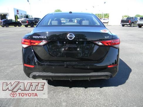 Used 2023 Nissan Sentra SV FWD image 3