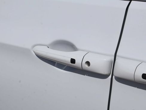 Used 2023 Chrysler Voyager LX FWD image 19