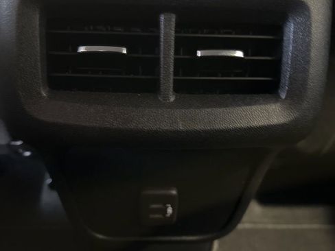 Used 2020 Chevrolet Equinox LT image 23