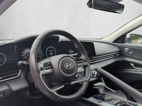 Used 2024 Hyundai Elantra Limited FWD image 9