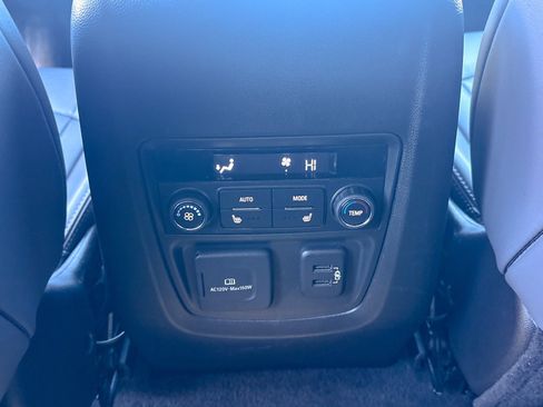 Used 2024 Buick Enclave Premium image 23