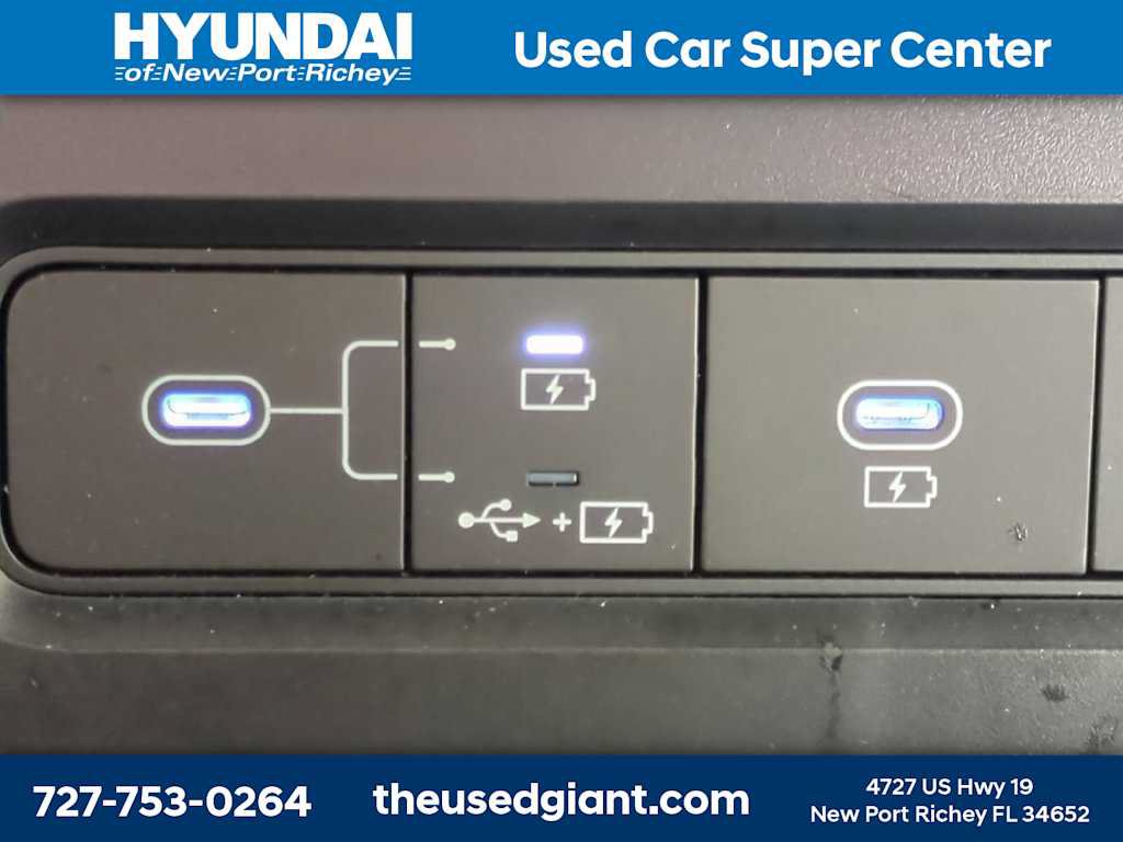 Used 2025 Hyundai Tucson Limited FWD image 26