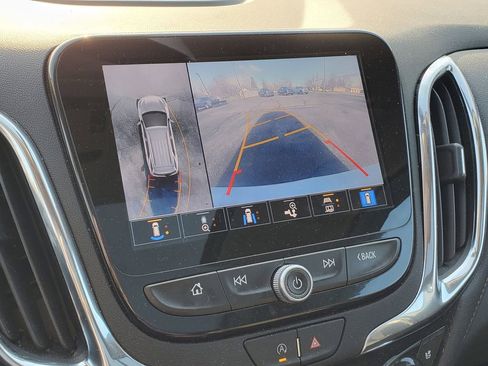 Used 2023 Chevrolet Equinox Premier image 25