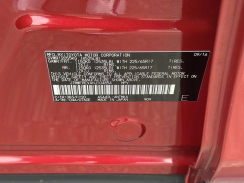 Used 2017 Toyota RAV4 XLE FWD image 32