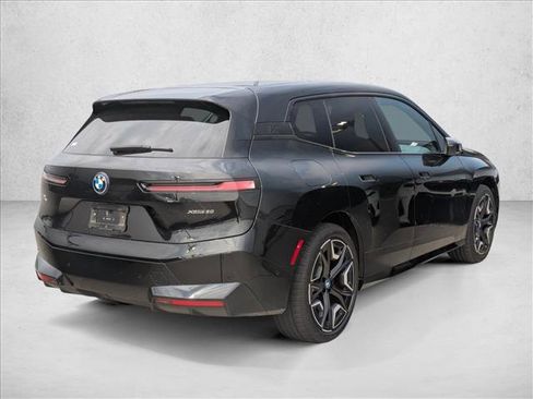 Used 2024 BMW iX xDrive50 w/ Premium Package AWD/4WD image 5