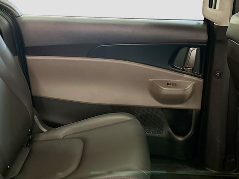 Used 2026 Kia Carnival FWD image 27