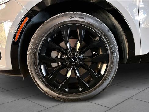 Used 2023 Kia Sorento SX image 10