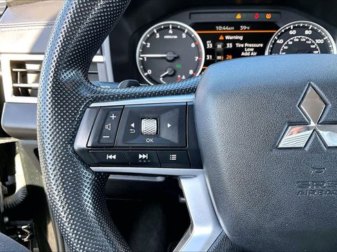 Used 2023 Mitsubishi Outlander ES image 23