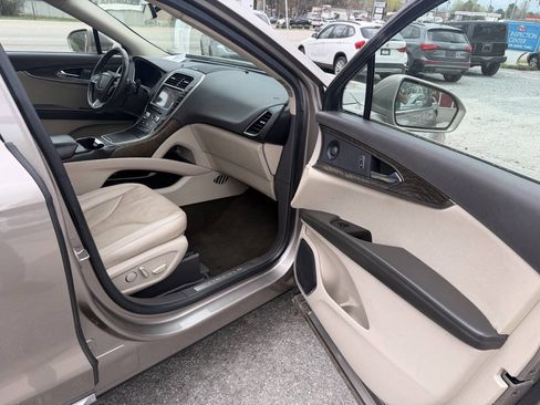 Used 2020 Lincoln Nautilus Reserve FWD image 18