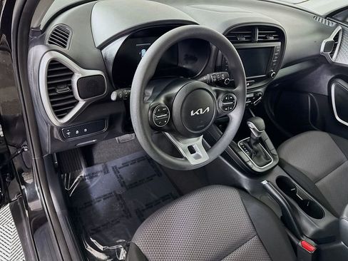 Used 2025 Kia Soul LX w/ LX Technology Package image 16