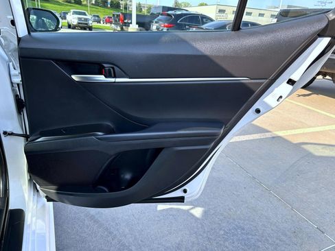 Used 2024 Toyota Camry SE image 17