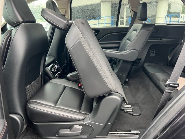 Used 2023 Lincoln Aviator AWD w/ Premium Package image 5