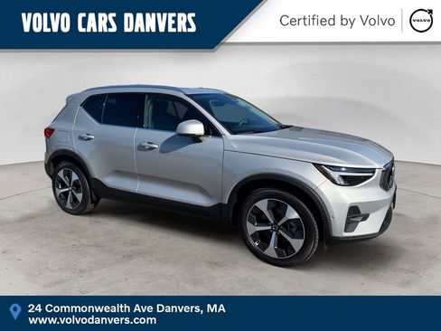 Certified 2025 Volvo XC40 B5 Plus AWD/4WD image 1