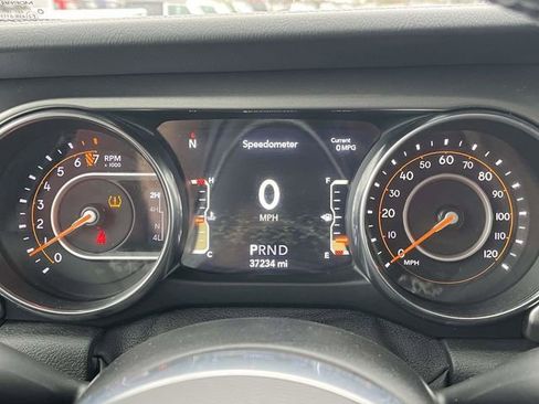 Used 2019 Jeep Wrangler Unlimited Sahara image 33