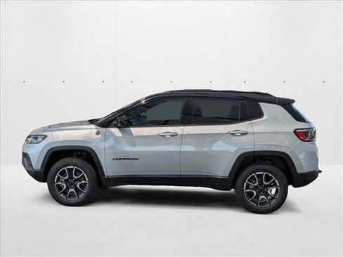New 2025 Jeep Compass Trailhawk w/ Trailhawk Convenience Group image 9