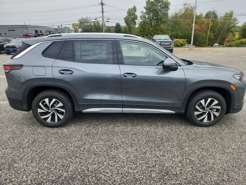 New 2025 Volkswagen Tiguan S AWD/4WD image 8