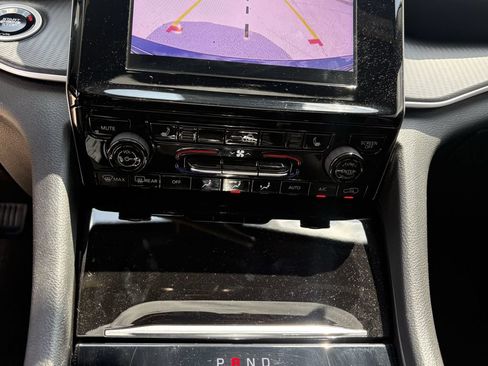 Used 2025 Jeep Grand Cherokee Altitude RWD image 20