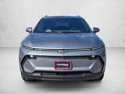 New 2026 Chevrolet Equinox EV LT image 2